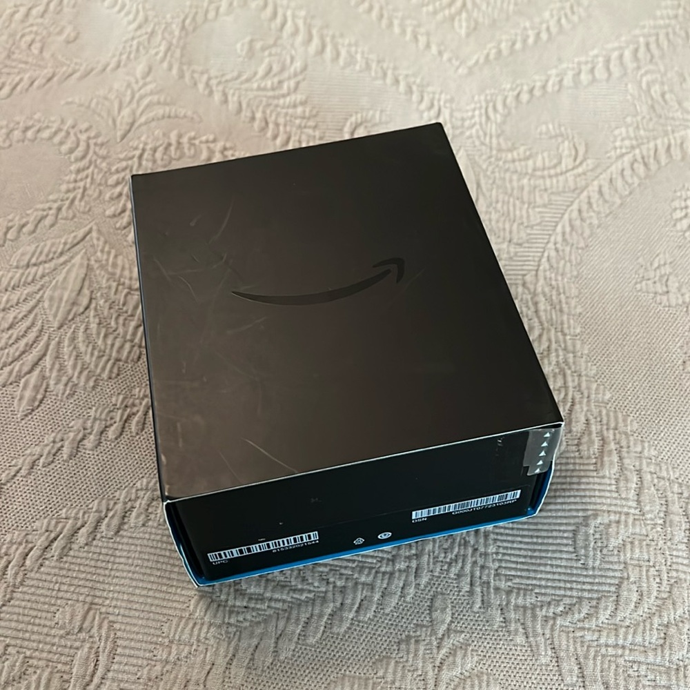 Amazon Echo Look -Hands free camera with Alexa Personal Style Assistant